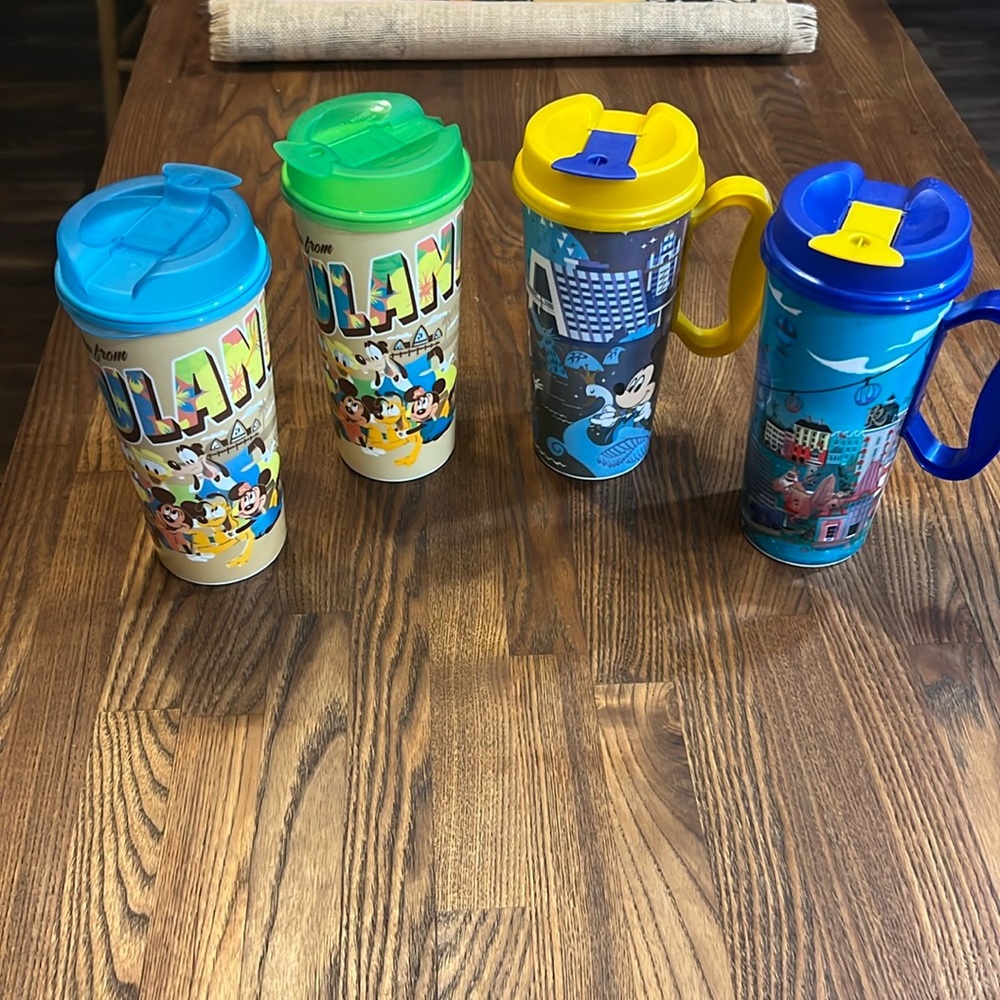 4 piece Disney cups with lids